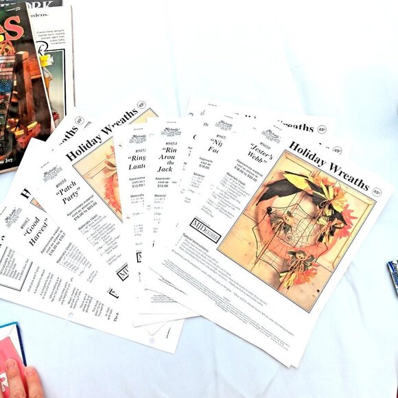 VTG 90s Halloween Wreath Pattern Instruction Lot Michaels Crafts Thanksgiving - Picture 2 of 13